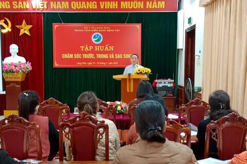 25 học viên tham gia tập huấn chăm sóc trước, trong và sau sinh